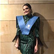 Maestra de Educación Primaria imparte clases a distintos niveles y materias